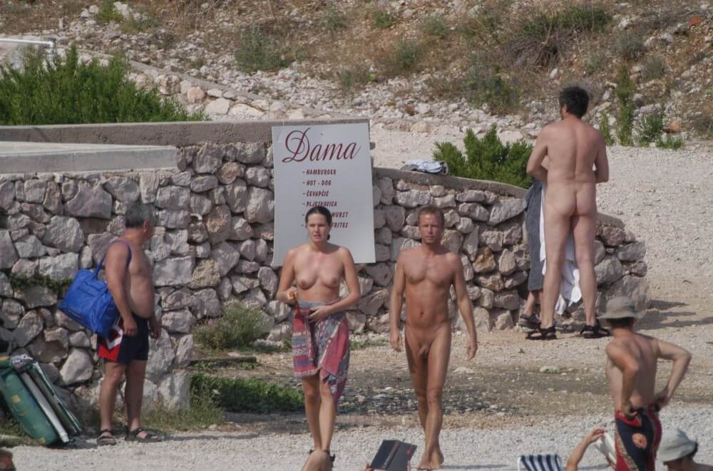 Baska Rock-Wall Path pics - Nudity helps you feel free