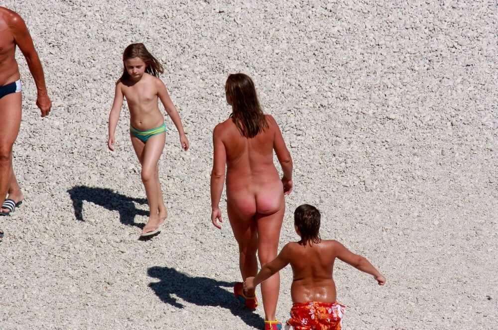 Naturism photo gallery # 8 - Naturism teaches you to accept yourself and others