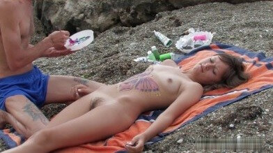 Naked body art on the beach Full HD video - Are required to remain naked at all times