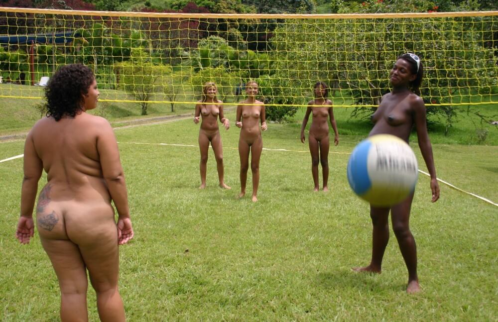 Brazilian Outdoor Sports photos - Boundaries disappear in the world of nudism