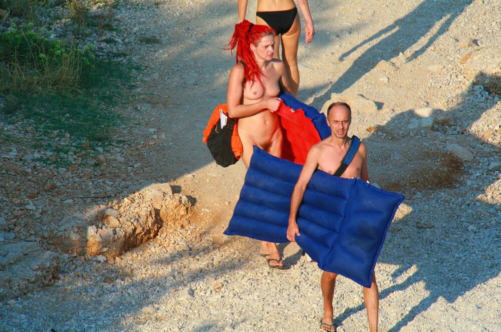 Ula FKK Red Hairstyle Girl pics - In this nudist movement, voluntariness and comfort are important