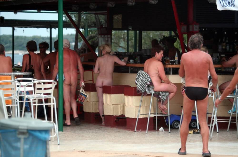 Outdoor diner view - Looking at the sun and my own naked body