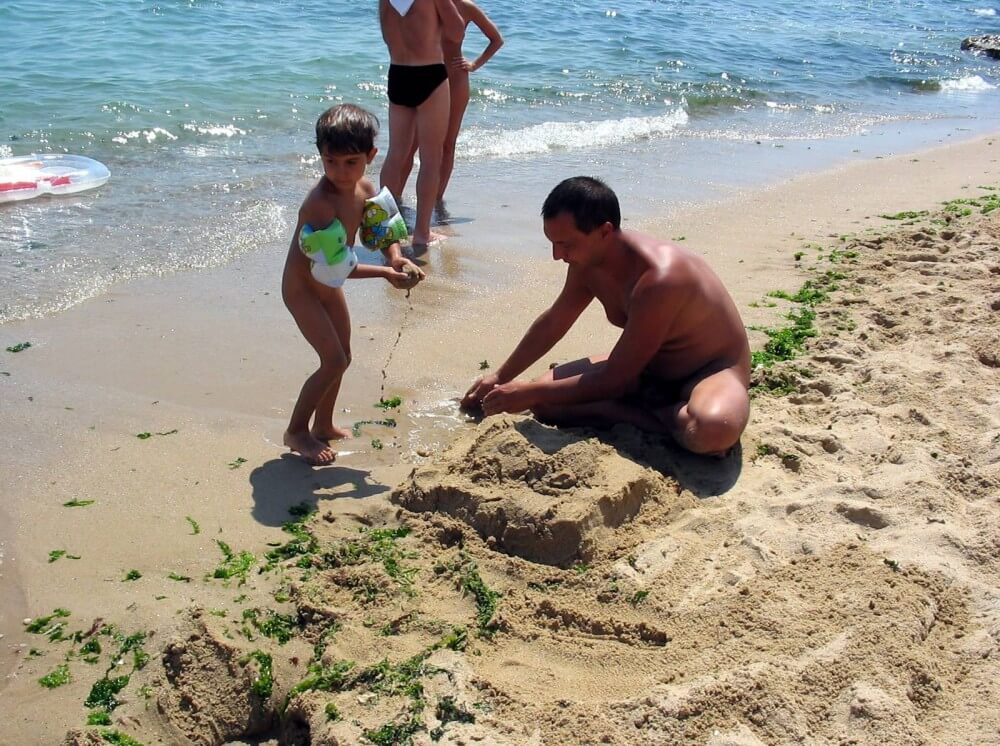 Bulgarian Sandy Paint Over - Nudity is only possible among people