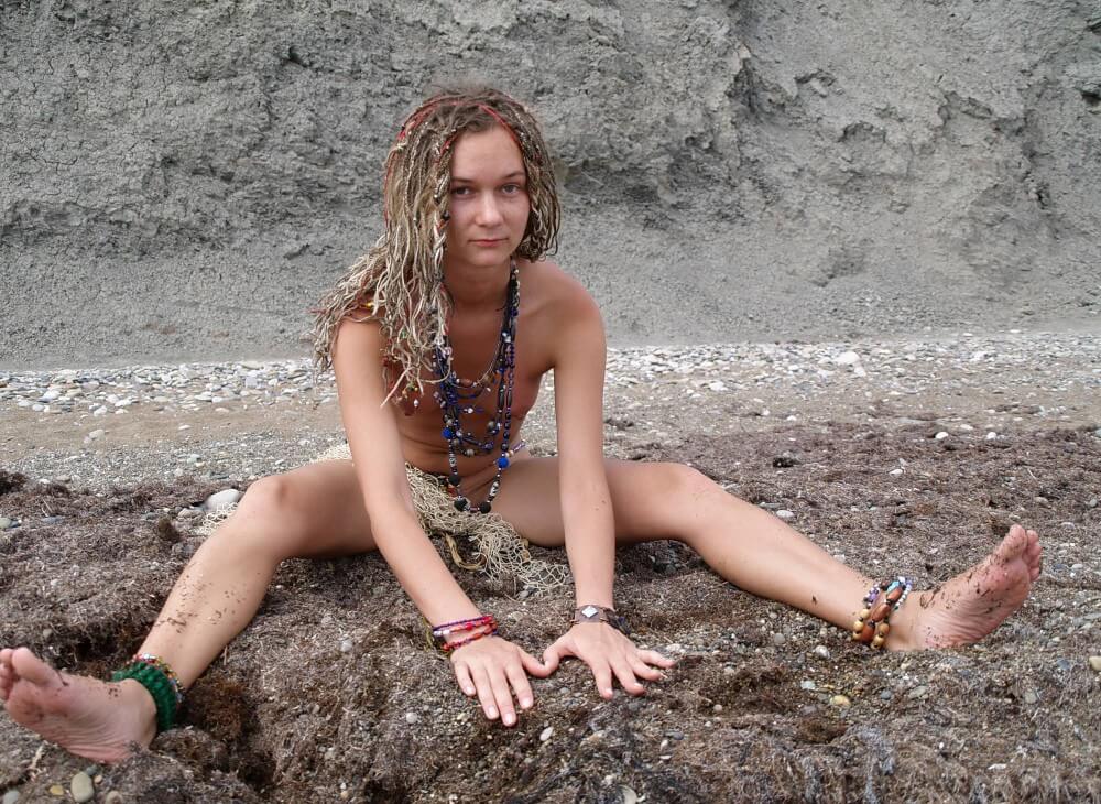 Naturists Rocky Stream Pixie Girls photos - Nudism brings joy to life