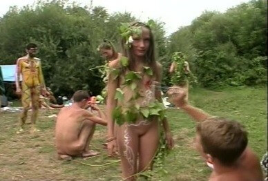 Enature - Mother Naturists - Openness to the world and new ideas is an important quality of naturists