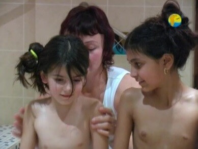 Naturist Freedom: Girls In Sauna upd - The practice of nudism helps overcome insecurities and overcome fears