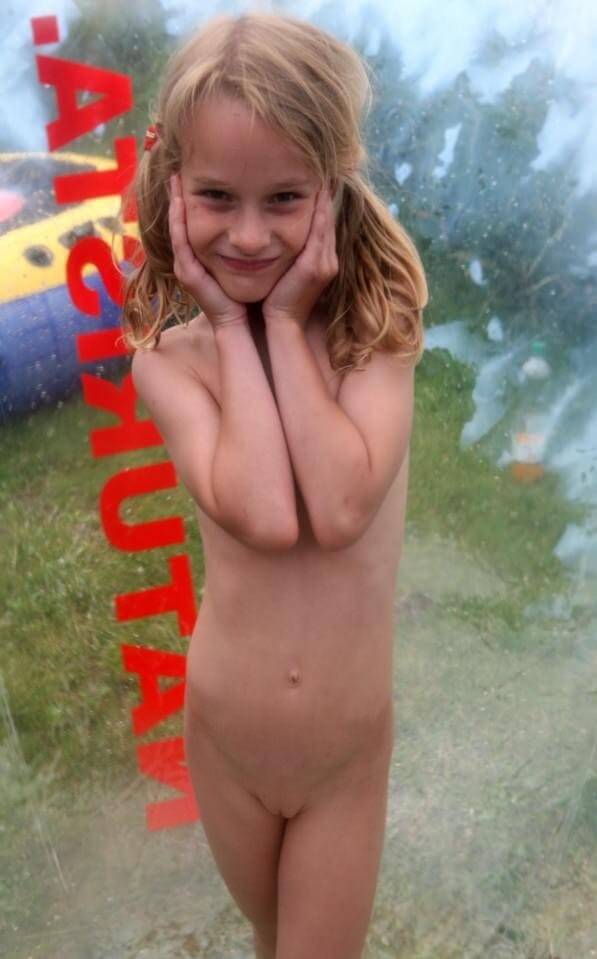 Outdoor nudist photography - Popularizing nudism among the general public