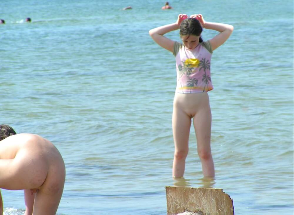 Crazy dirty girls - People who practice nudism also believe that everyone is equal, regardless of circumstances