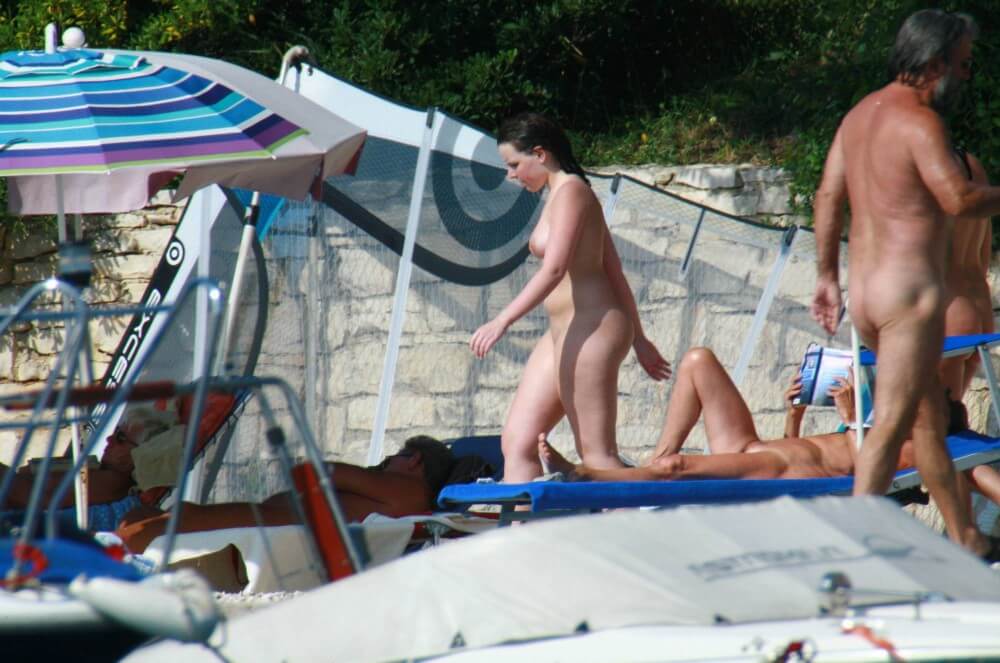 Girl Daytime Bath - Naturism and nudism value openness and sincerity