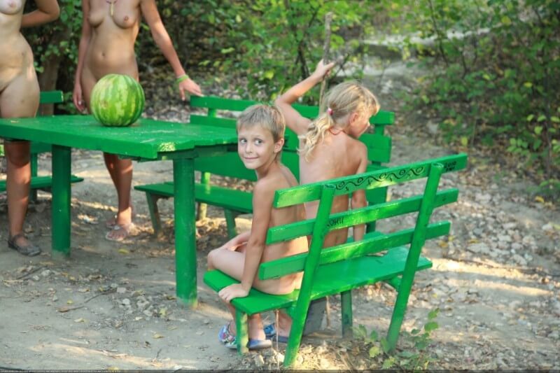 Naturists green picnic photos - Health and well-being are enhanced through naturism and nudism