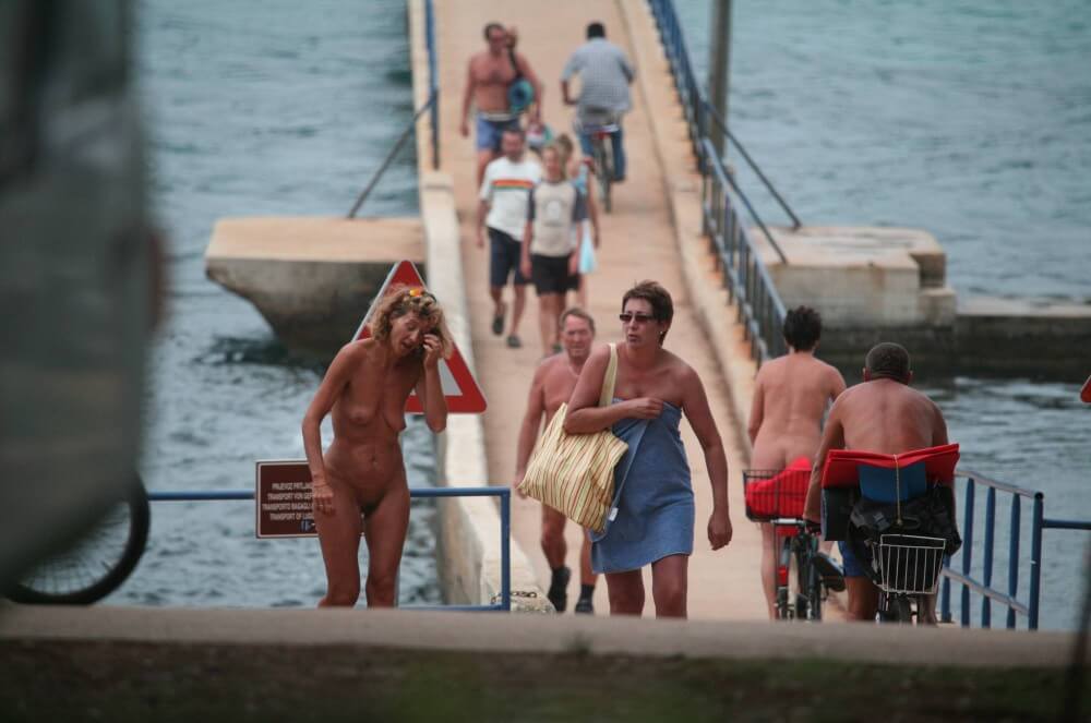 Crete FKK Bridge Crossing photos - Travel and tours incorporating elements of the naturist lifestyle