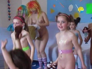 Naturism Freedom: Disco - The practice of nudism helps us shed imposed stereotypes and insecurities