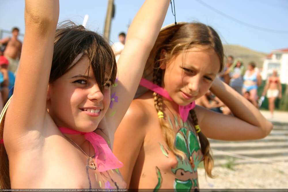 Premium Content # 25 - Nudist families: open materials for connoisseurs