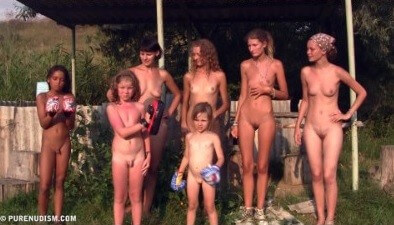 Coastral Paradise Full HD - Clothing is also a mask for a nudist