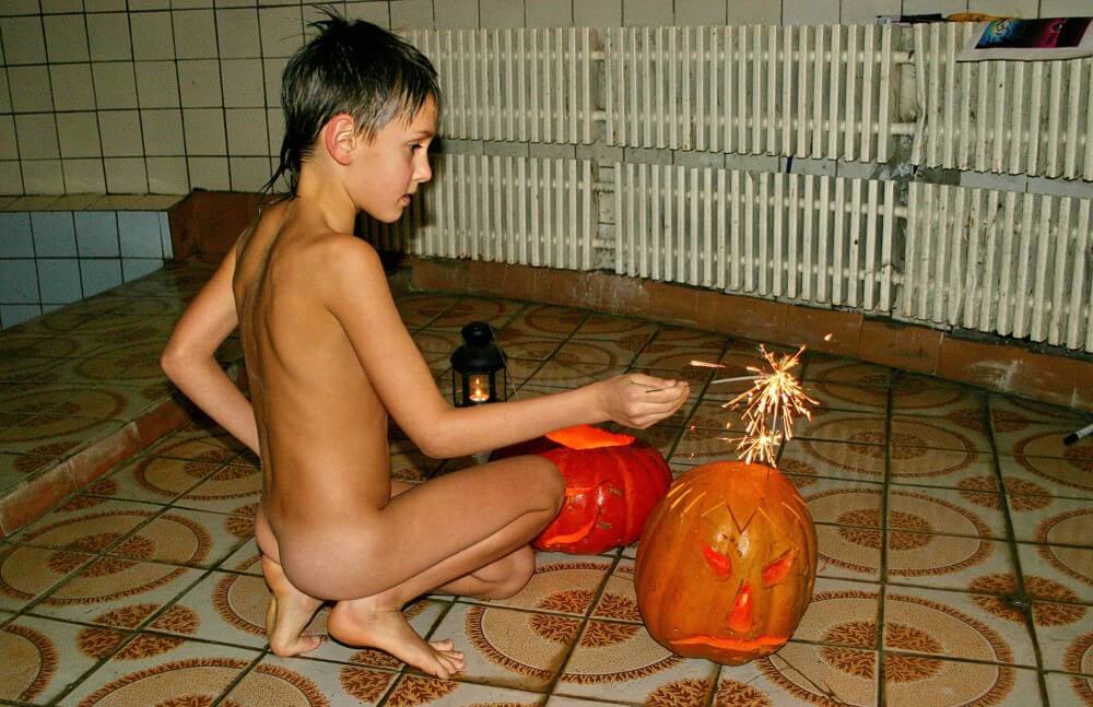 Naturism photo gallery # 20 - Nudists strive for inner harmony and peace of mind