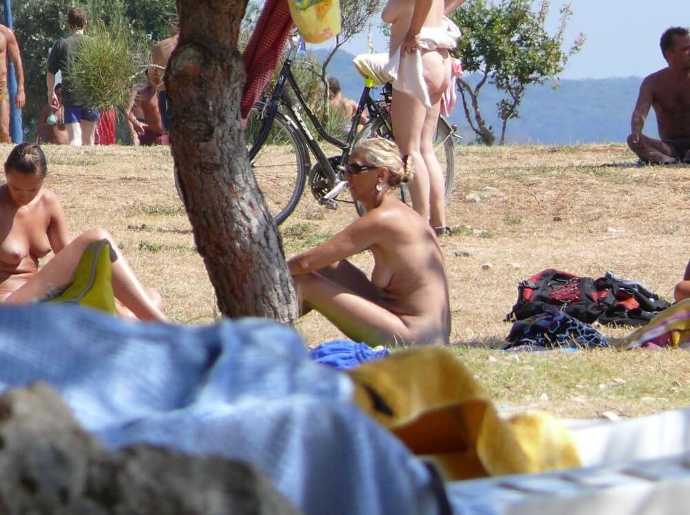 Ula FKK Shore Perspective pics - Nudity is a part of life without shame