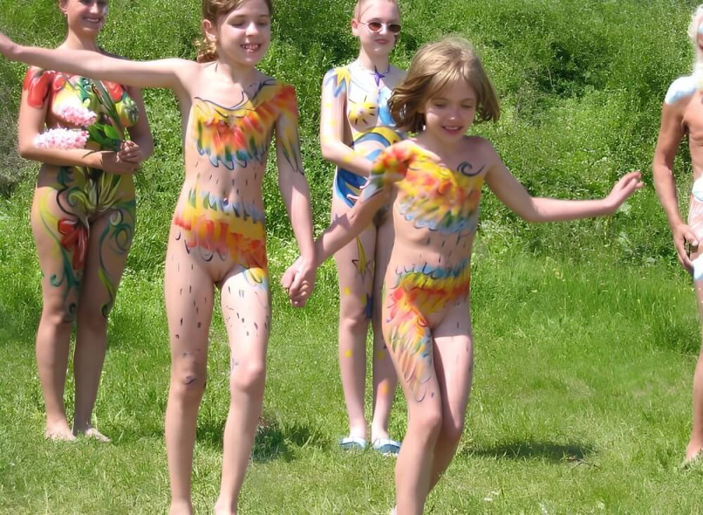 Naturism photo gallery # 29 - Naturism and environmental awareness in the modern world