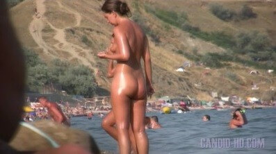 Candid HD Beach adventures Full HD - A naked person is asexual among nudists