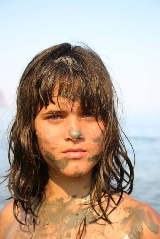 Courageous Naturist Girl pics - Those wishing to register as nudists