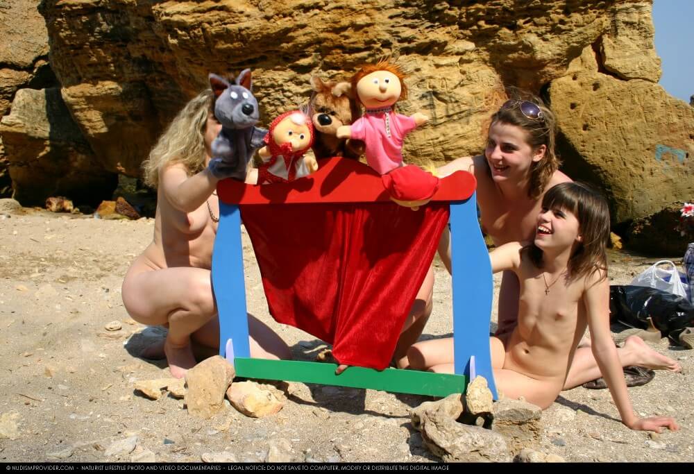 Premium Content # 33 - Nudism is based on sincerity