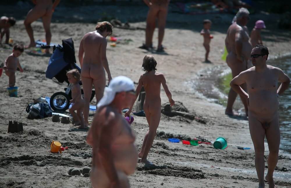 Jr Coastal Beach Paradise pics - Naturists live in harmony with nature