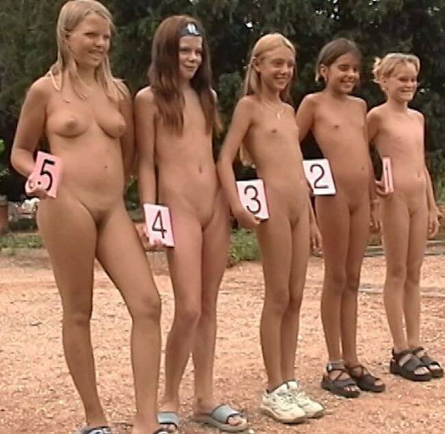 The White Castle Pageant Full HD video - Completely naked people on planet Earth