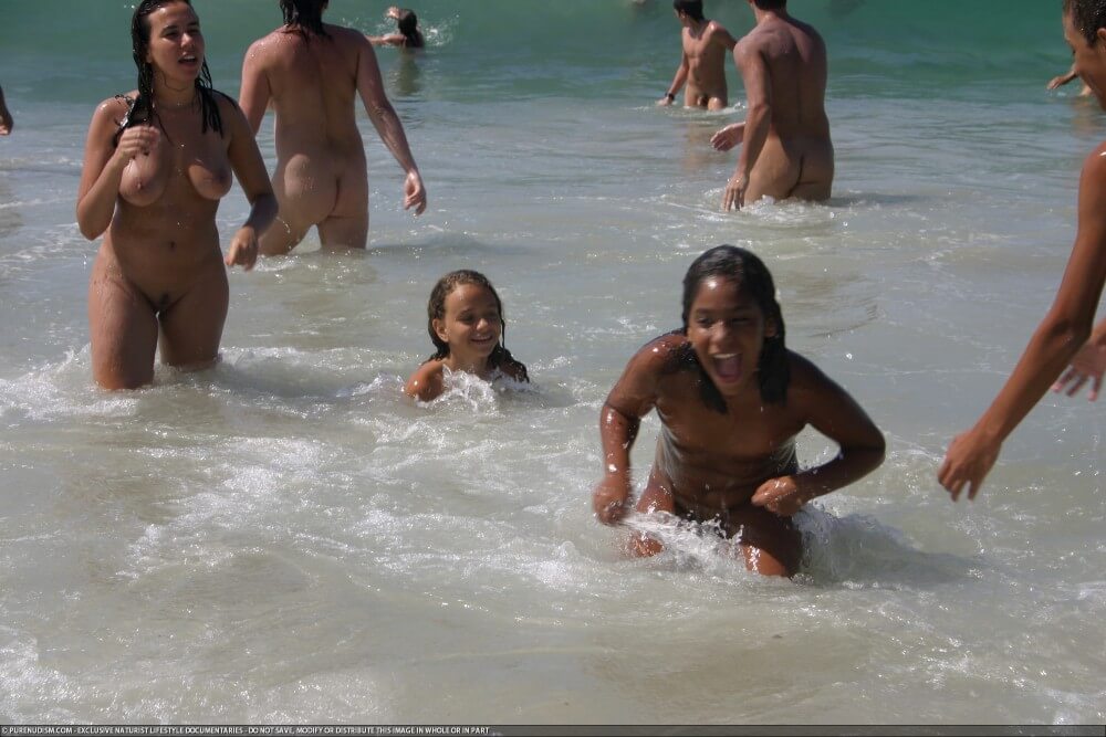Brazil naturism photo set 4 - Nature provides the energy and strength for life, and well simply be naked