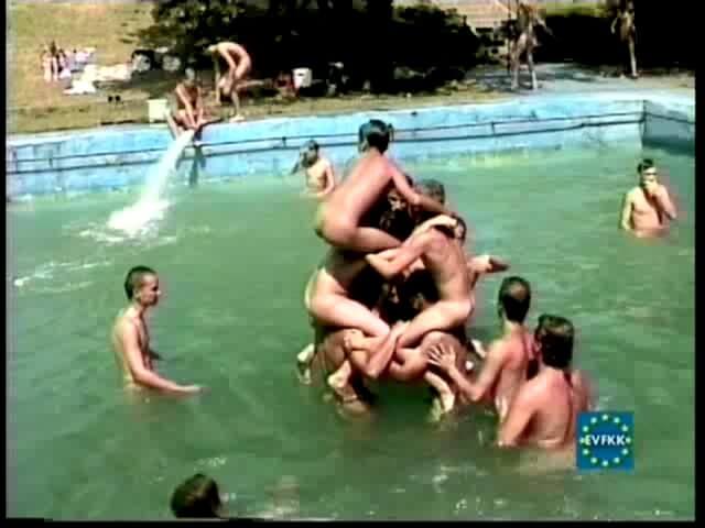 Helios Natura: Athletes of the Sun Eurovid - Minimizing clothing or nudism