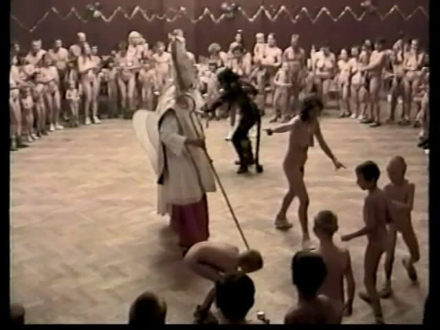 Helios Natura: Christmas Kinder Spiele - Naturism as a lifestyle