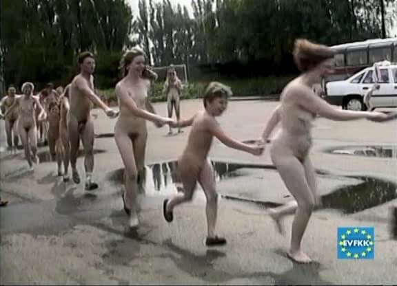 Helios Natura: Tutti-Frutti Nudie - Eurovid FKK - Nudism fosters trust and mutual understanding
